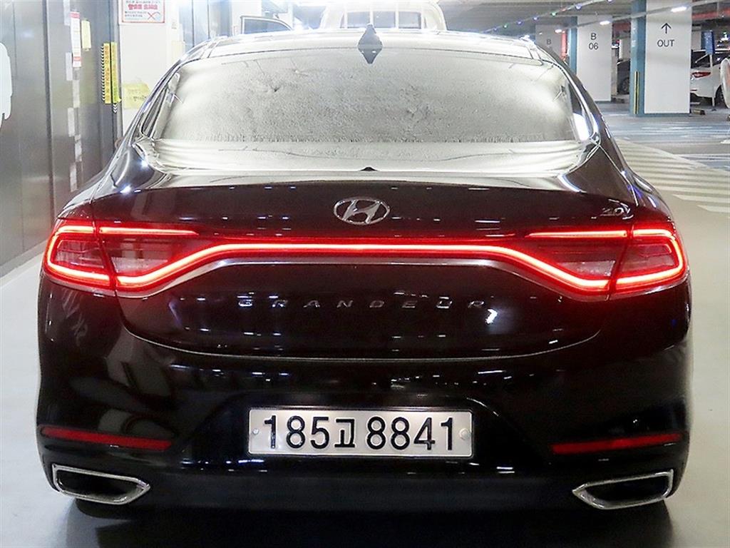 HYUNDAI Grandeur - Vista 5