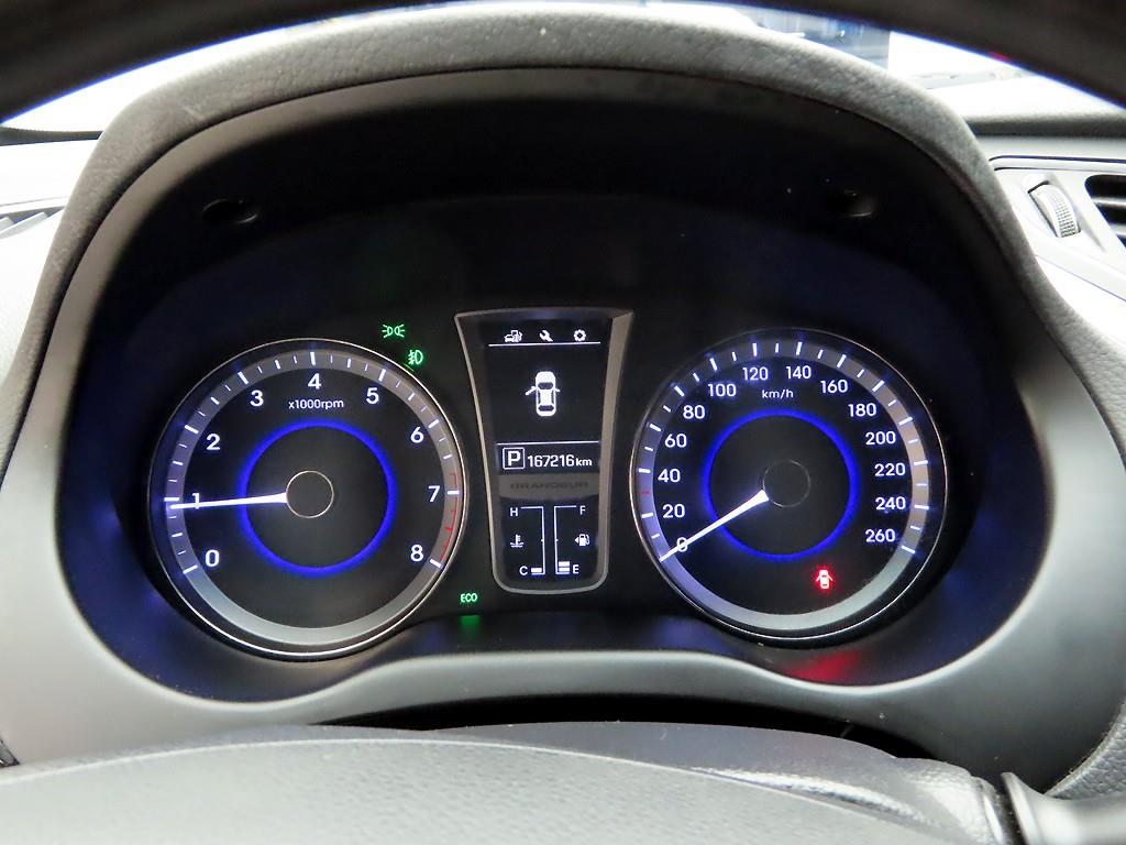 HYUNDAI Grandeur - Vista 5