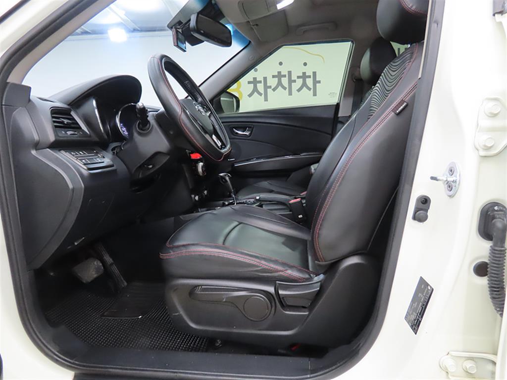 Ssangyong Tivoli - Vista 5