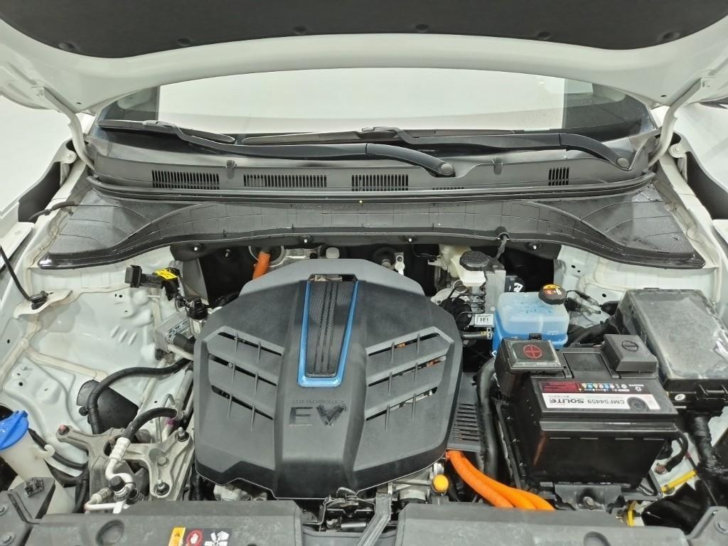 HYUNDAI Kona - Vista 5
