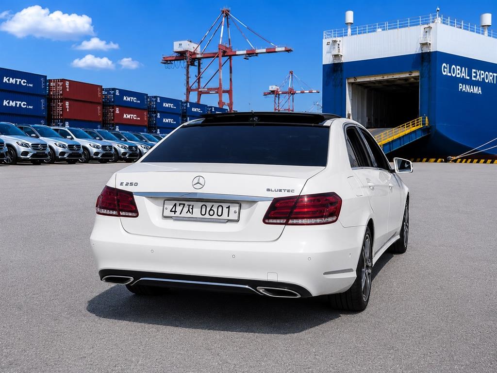 Mercedes Benz E class - Vista 4