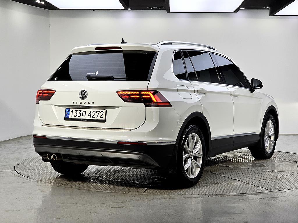 Volkswagen Tiguan - Vista 4