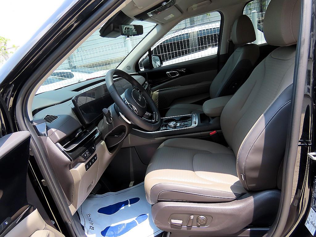 KIA Carnival - Vista 5