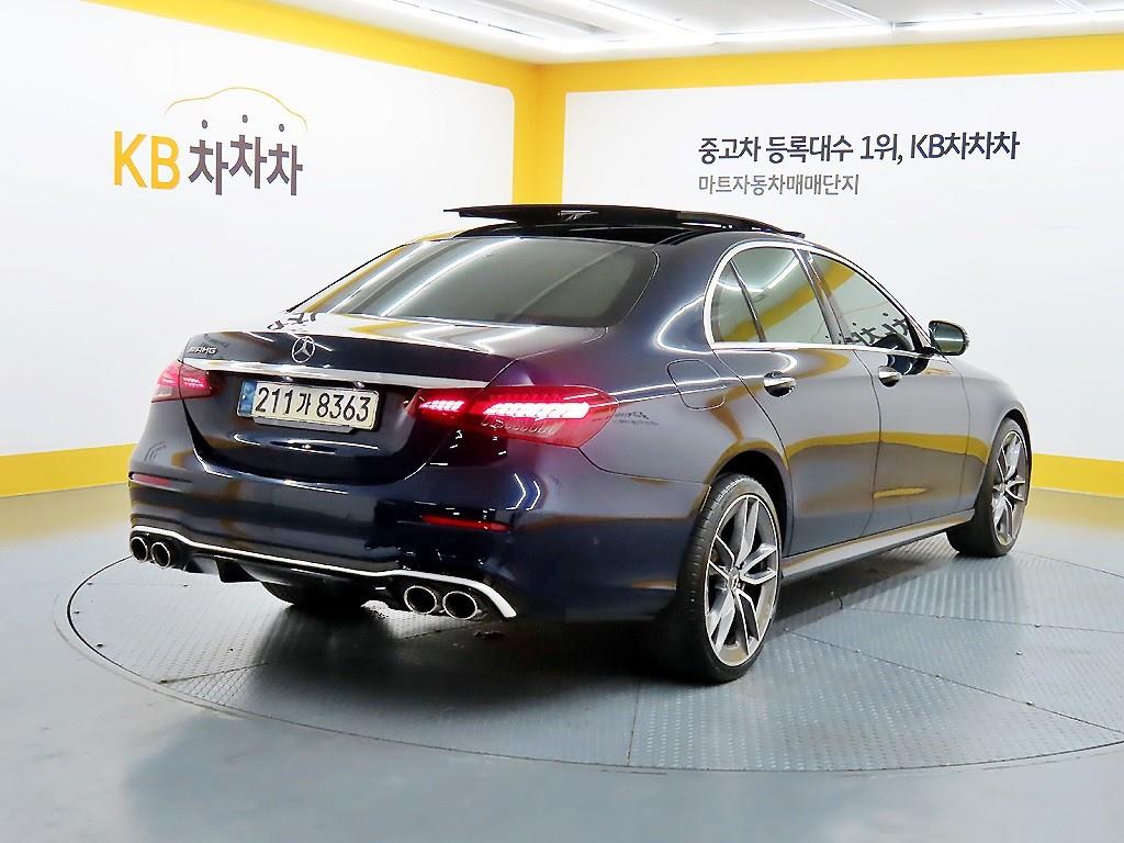 Mercedes Benz E class - Vista 4