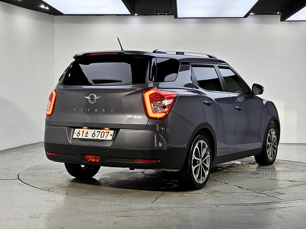 Ssangyong Tivoli - Vista 4