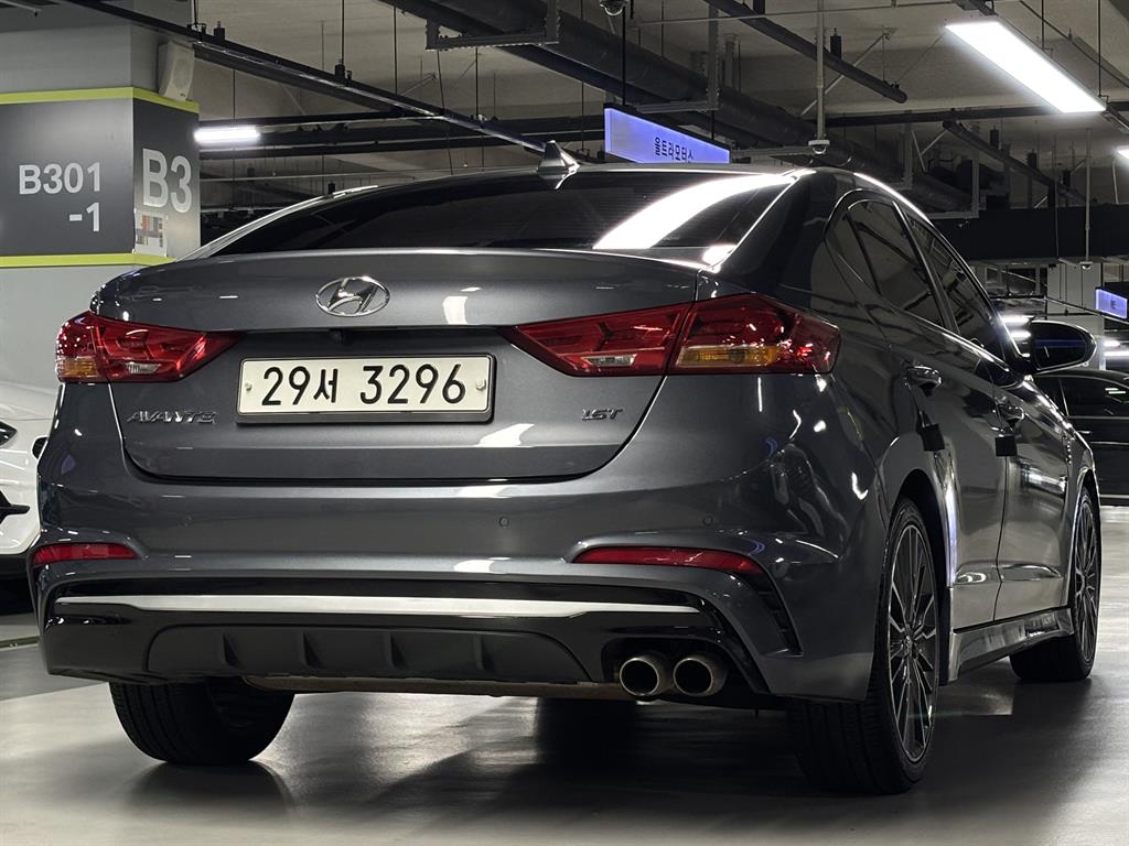 HYUNDAI Avante - Vista 4