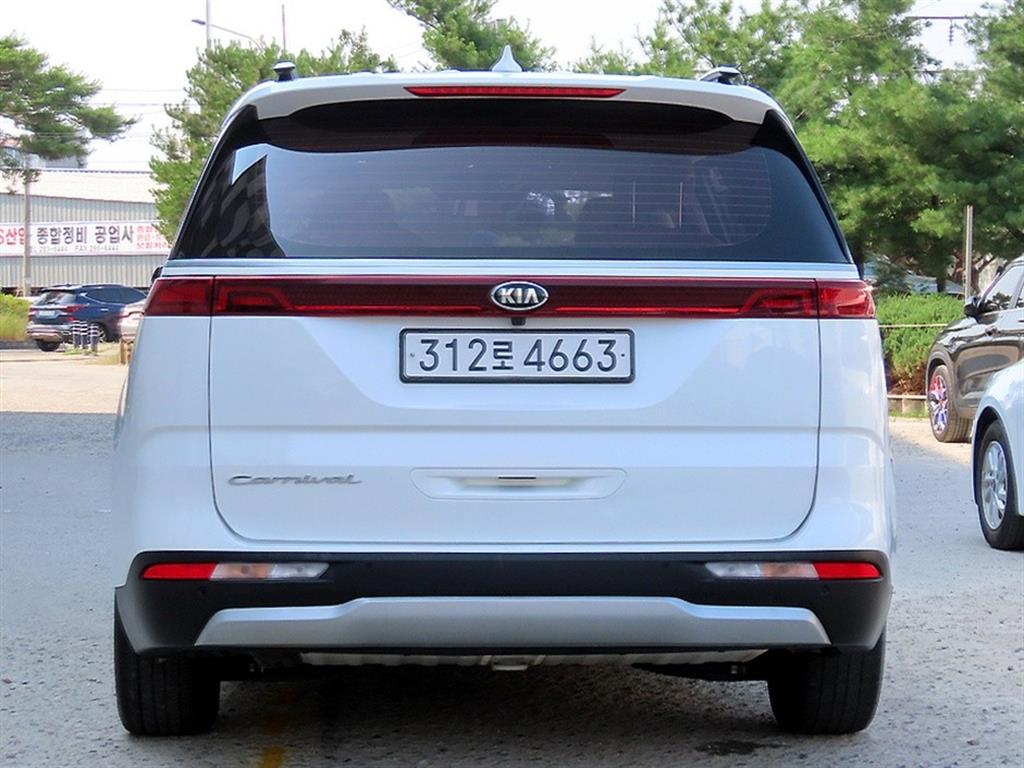KIA Carnival - Vista 4