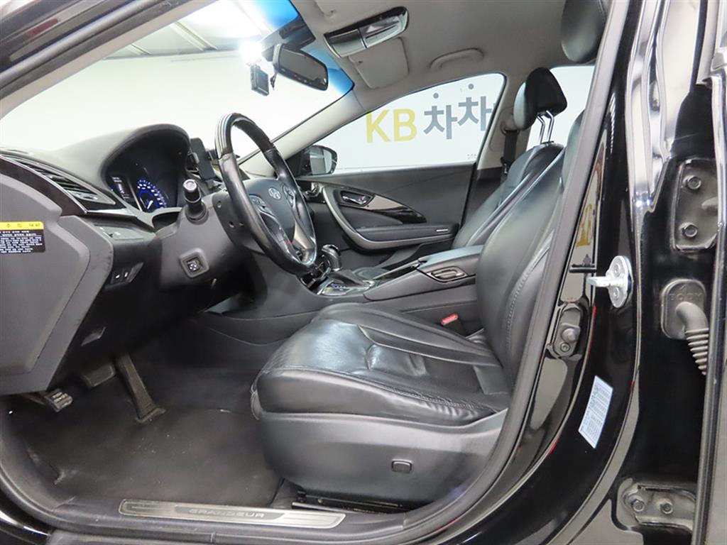 HYUNDAI Grandeur - Vista 5
