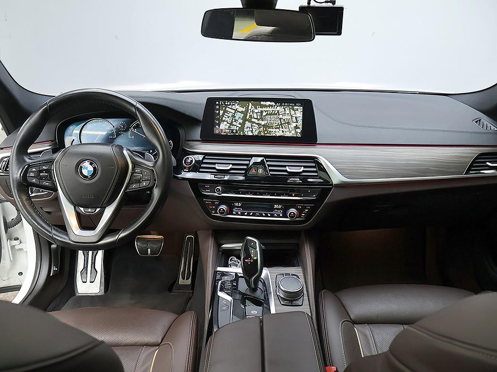 BMW 5 Series - Vista 5
