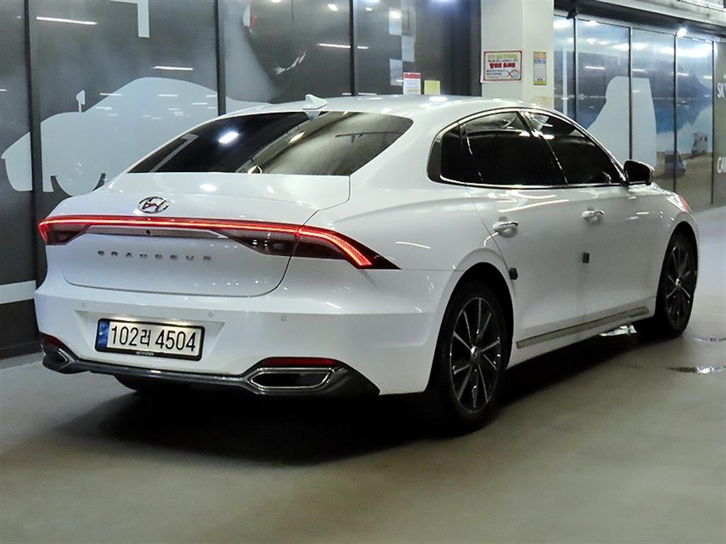 HYUNDAI Grandeur - Vista 4