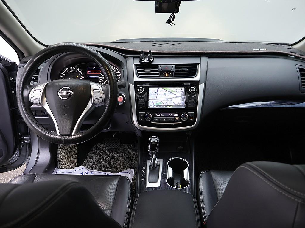 Nissan Altima - Vista 5