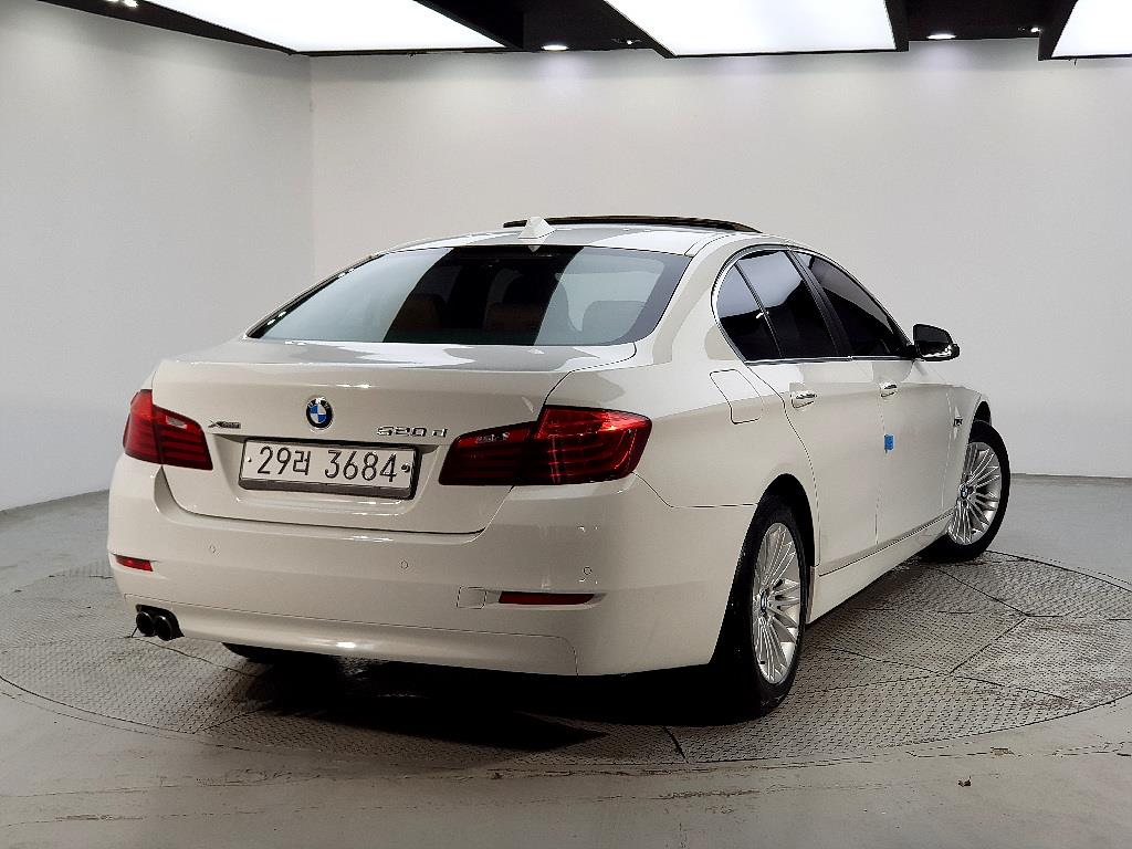 BMW 5 Series - Vista 4