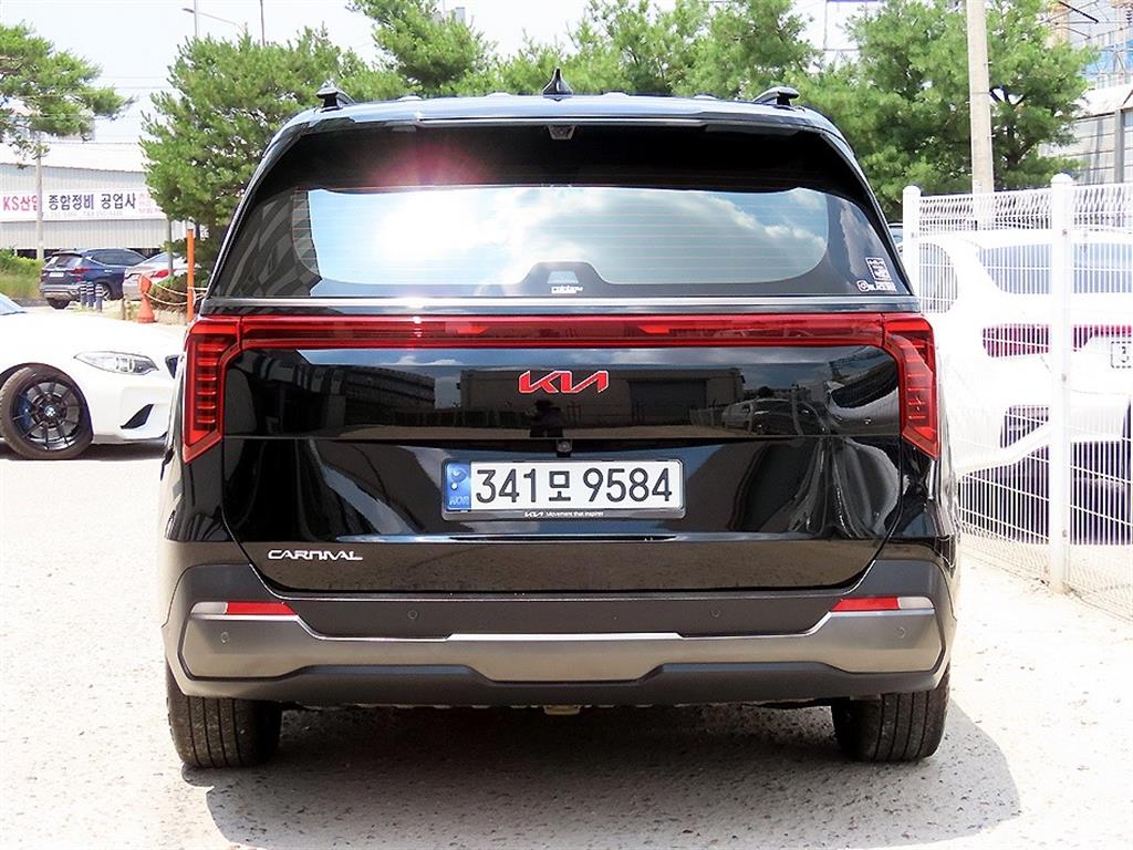KIA Carnival - Vista 4