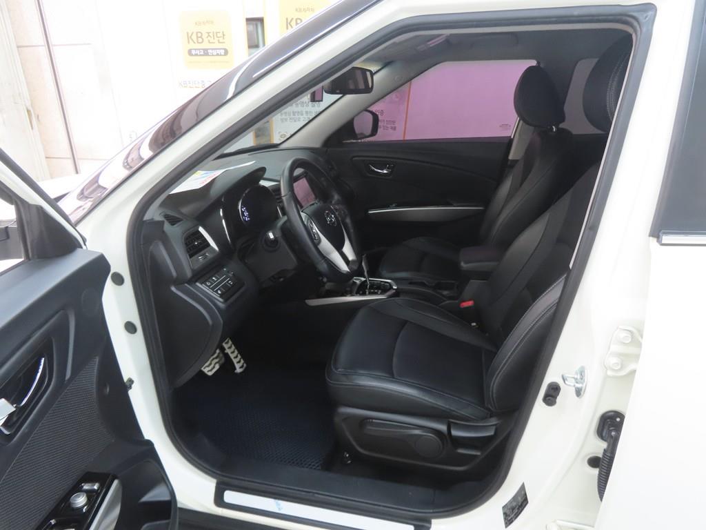 Ssangyong Tivoli - Vista 5
