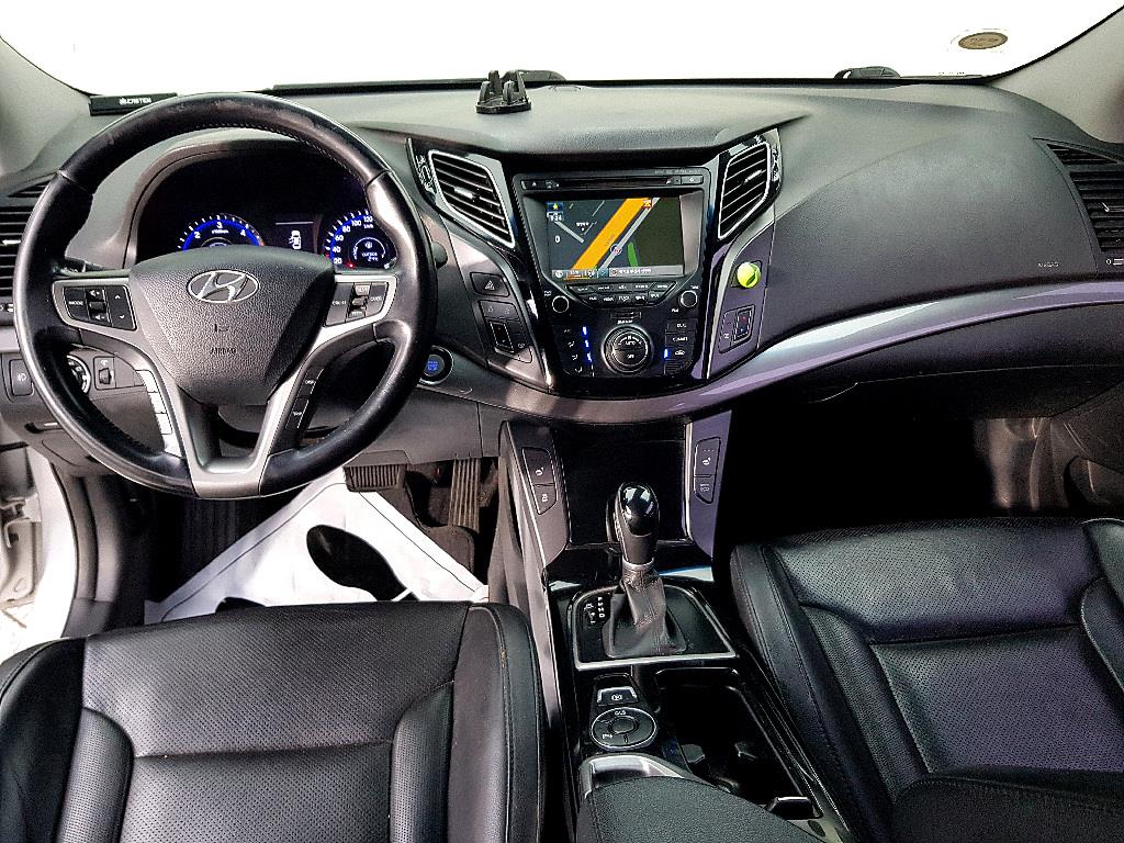 HYUNDAI i40 - Vista 5