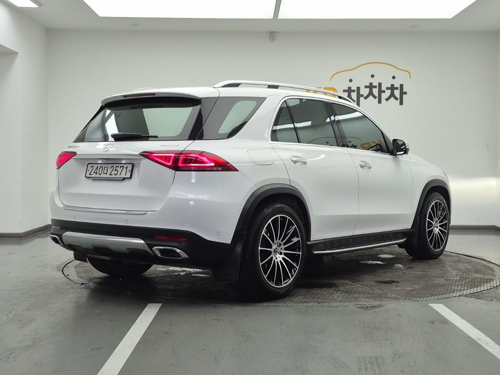 Mercedes Benz GLE Class - Vista 4
