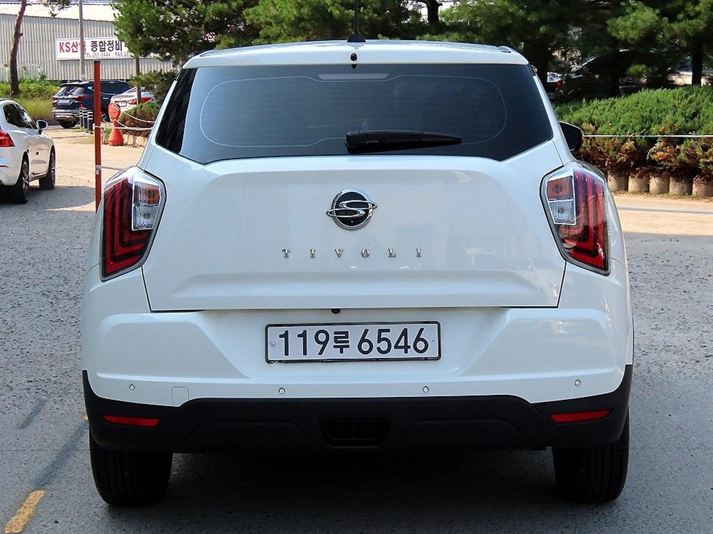 Ssangyong Tivoli - Vista 4