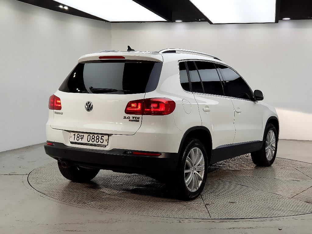 Volkswagen Tiguan - Vista 4