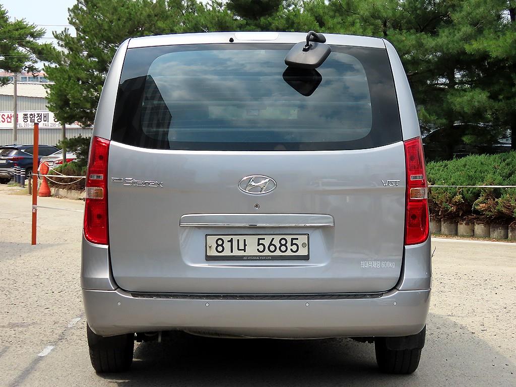 HYUNDAI Starex - Vista 4