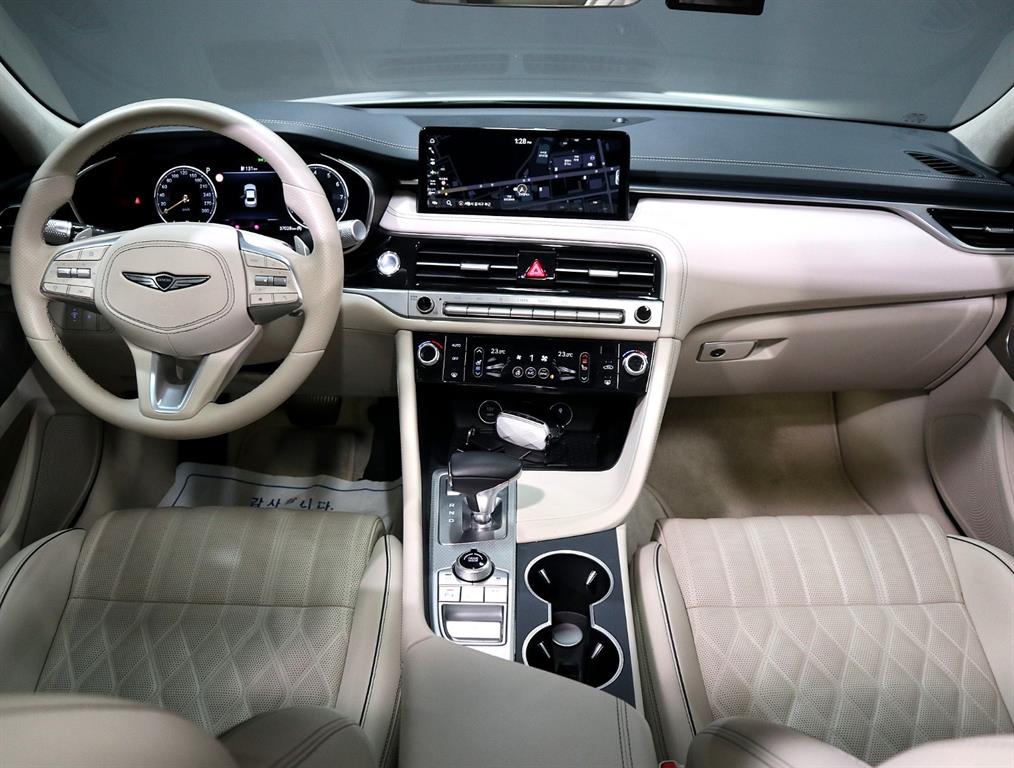 Genesis G70 - Vista 5