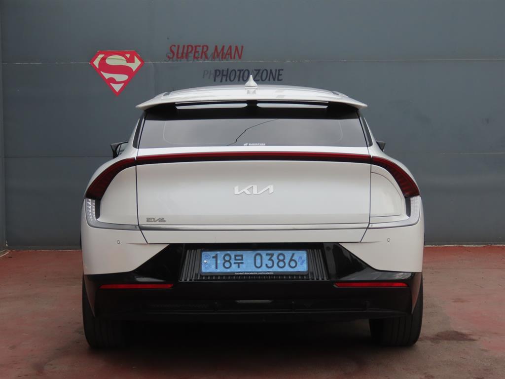 KIA EV6 - Vista 4
