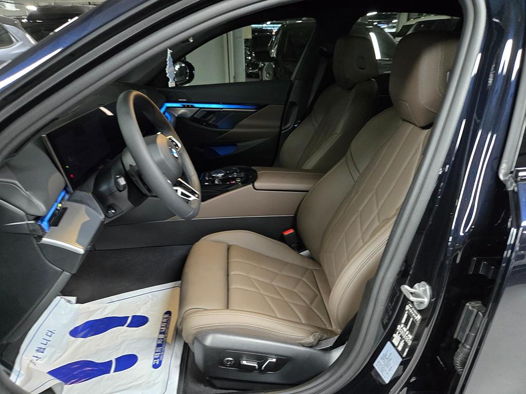 BMW 5 Series - Vista 5