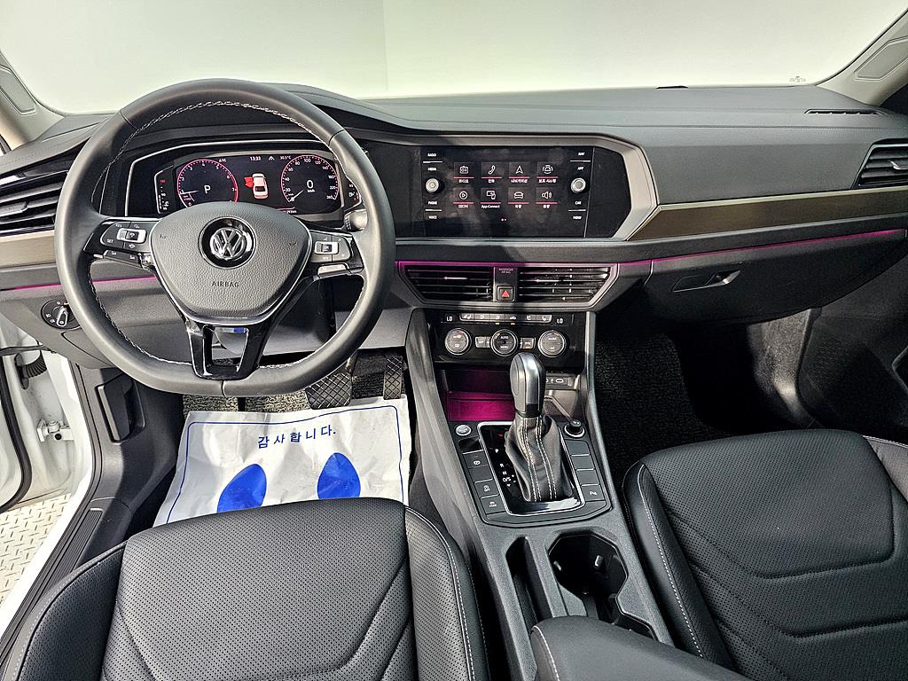 Volkswagen Jetta - Vista 5