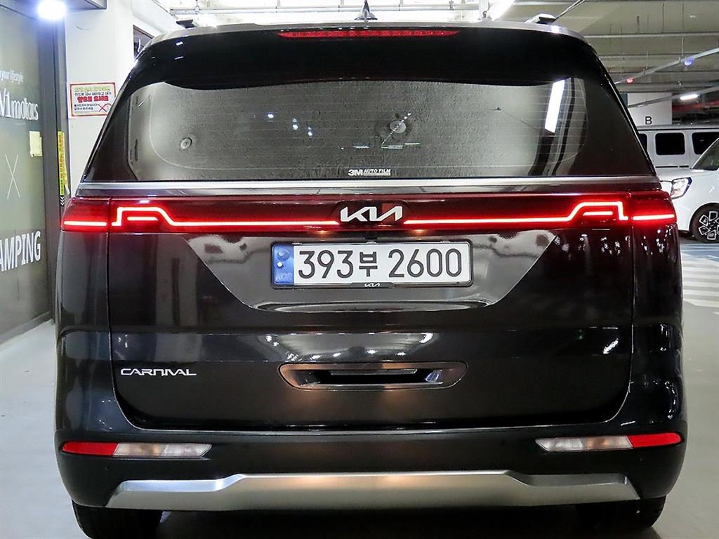 KIA Carnival - Vista 5