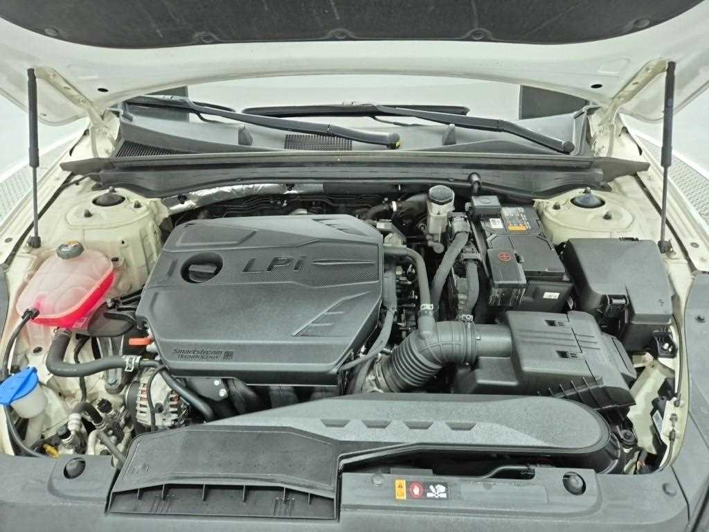KIA K5 - Vista 5