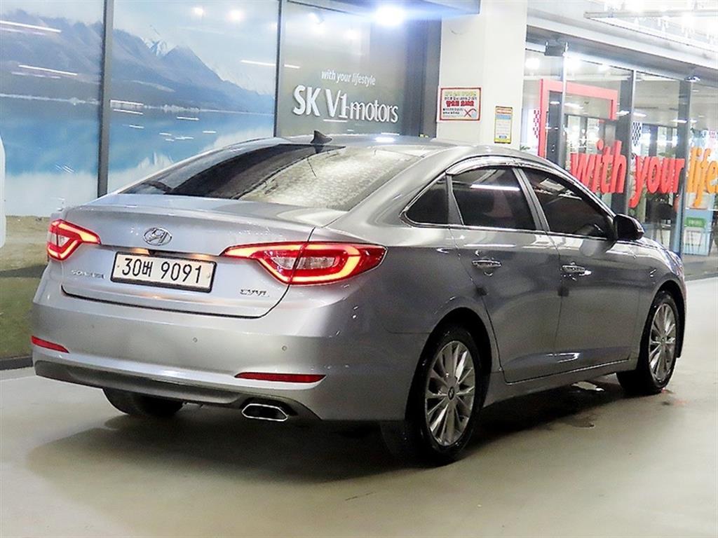 HYUNDAI Sonata - Vista 4