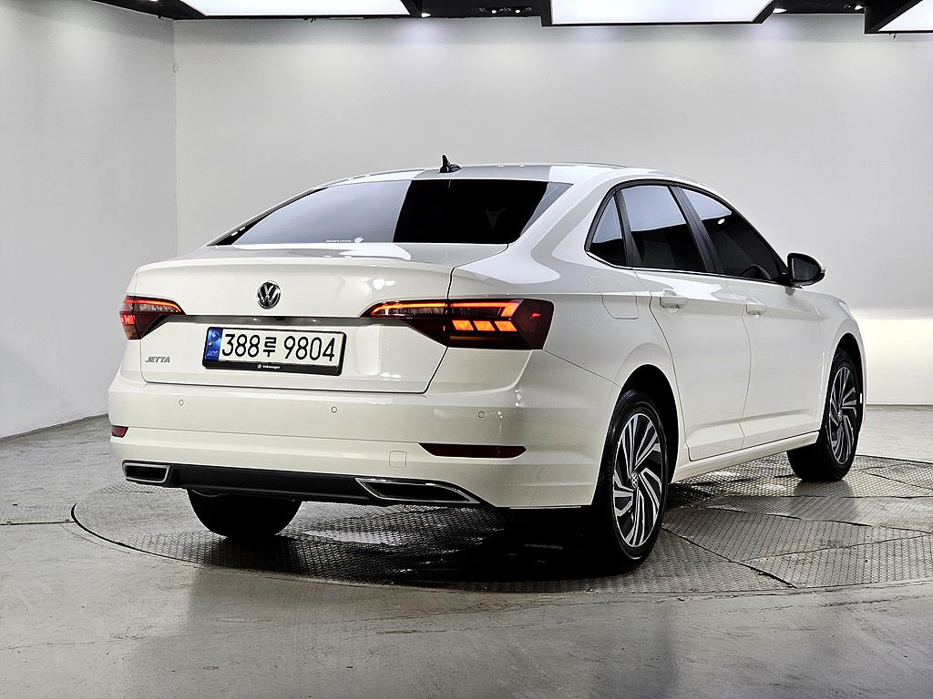 Volkswagen Jetta - Vista 4