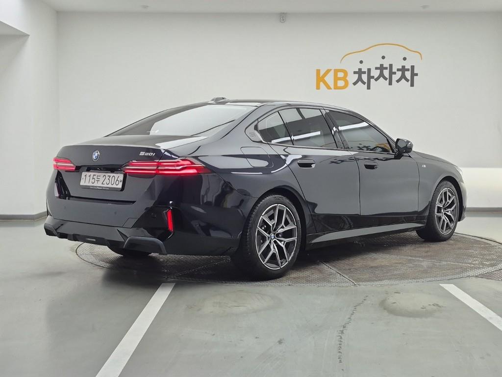 BMW 5 Series - Vista 4