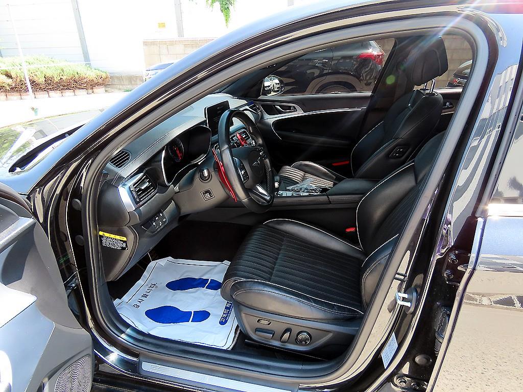 Genesis G70 - Vista 5
