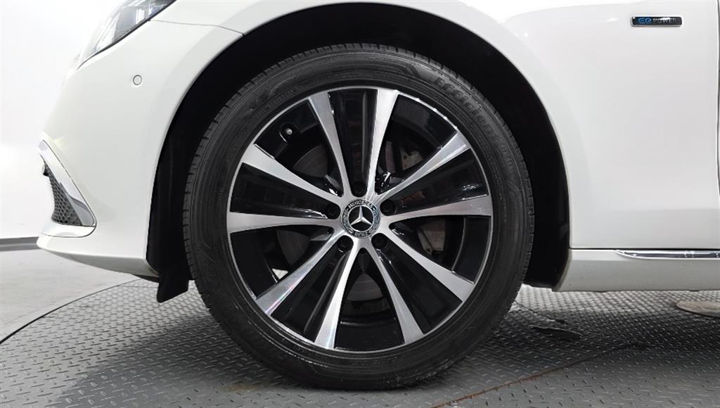 Mercedes Benz E class - Vista 5