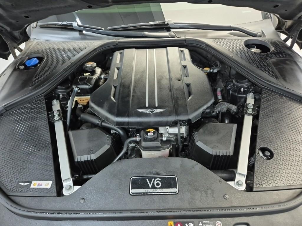 Genesis G90 - Vista 5