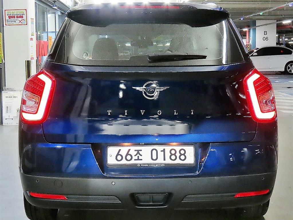 Ssangyong Tivoli - Vista 5