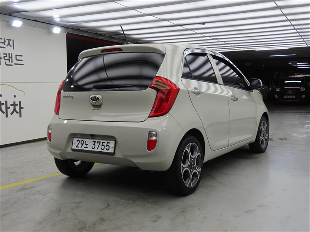 KIA Morning - Vista 4