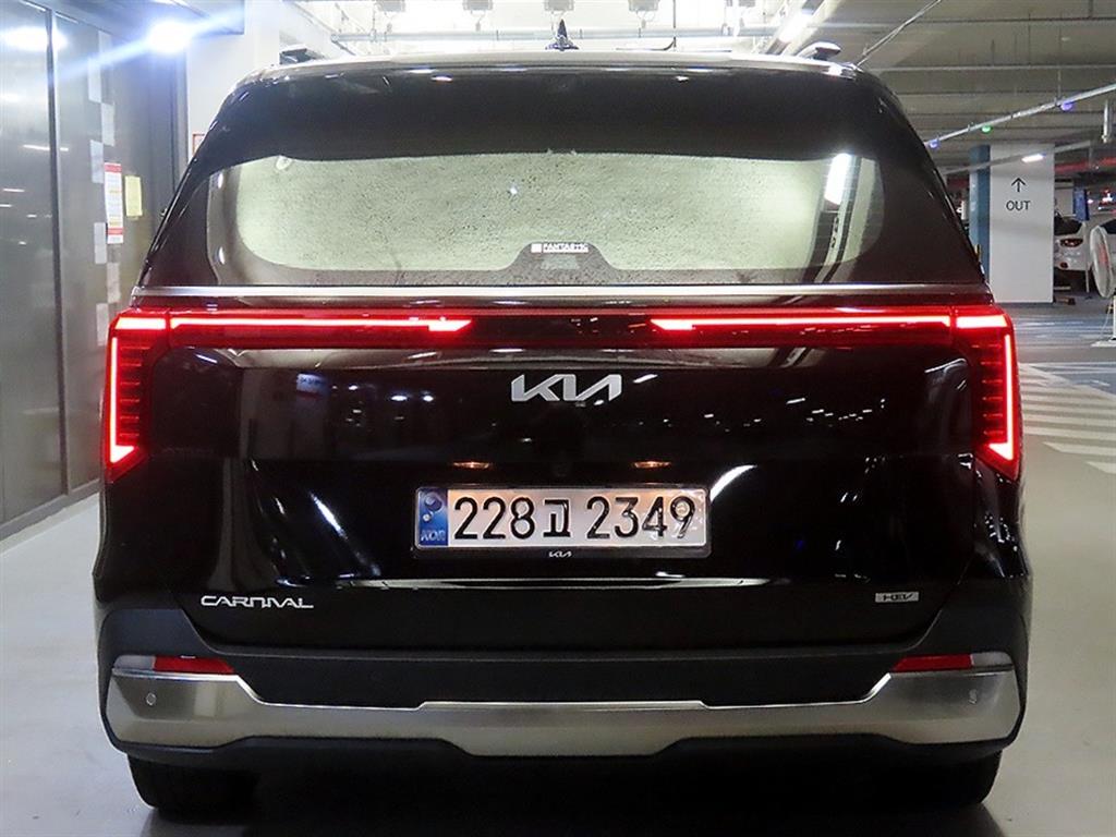 KIA Carnival - Vista 5