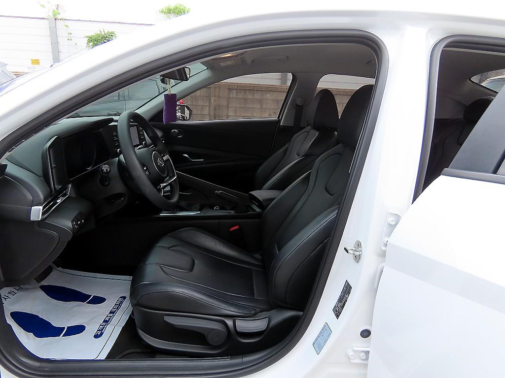 HYUNDAI Avante - Vista 5