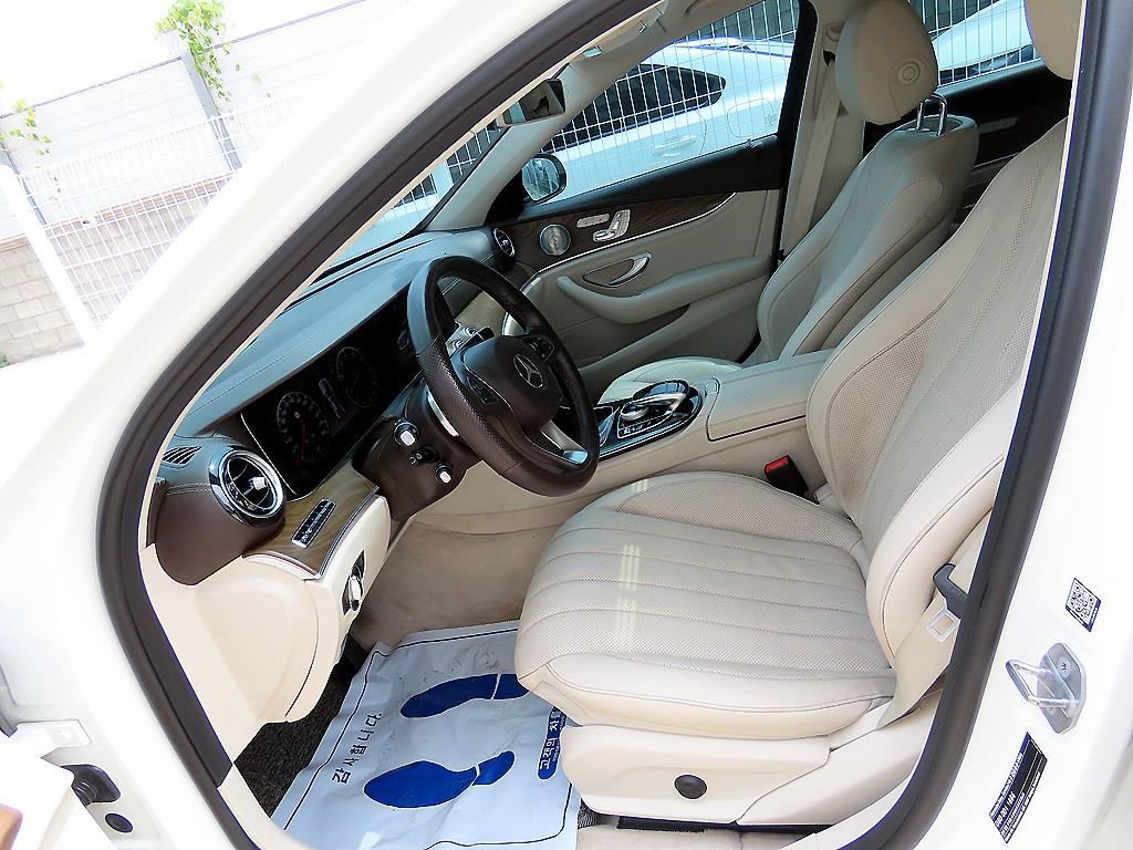 Mercedes Benz E class - Vista 5