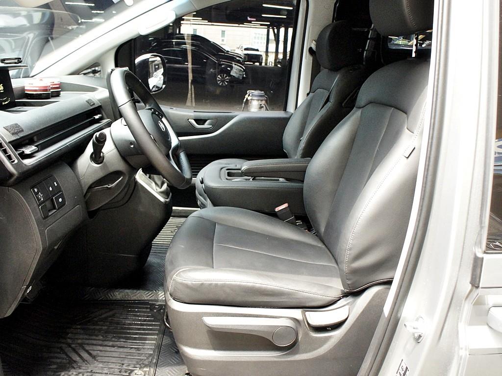 HYUNDAI Staria - Vista 5