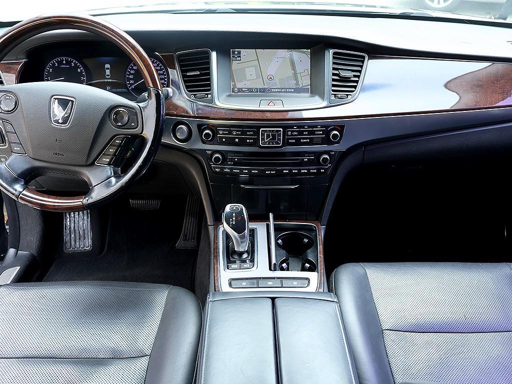 HYUNDAI Equus - Vista 5