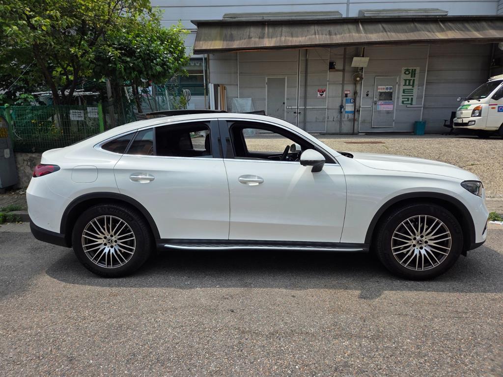 Mercedes Benz GLC Class - Vista 5