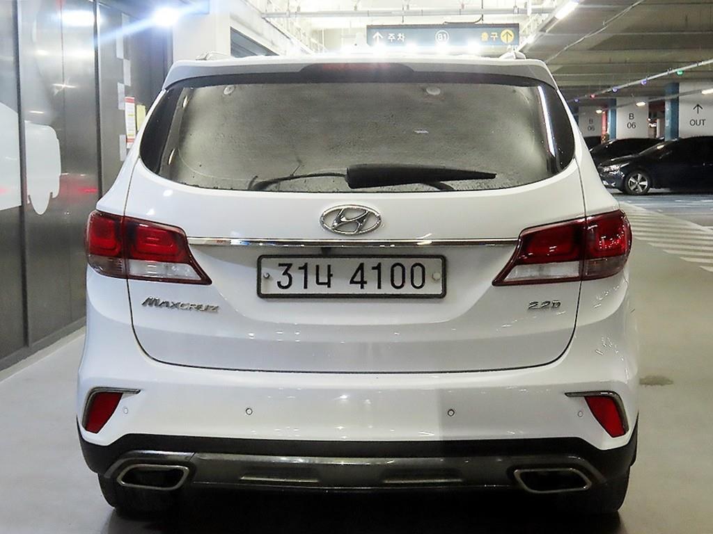 HYUNDAI Maxcruz - Vista 5