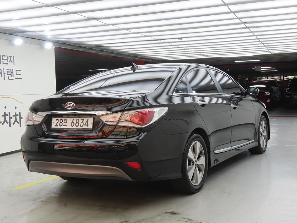 HYUNDAI Sonata - Vista 4