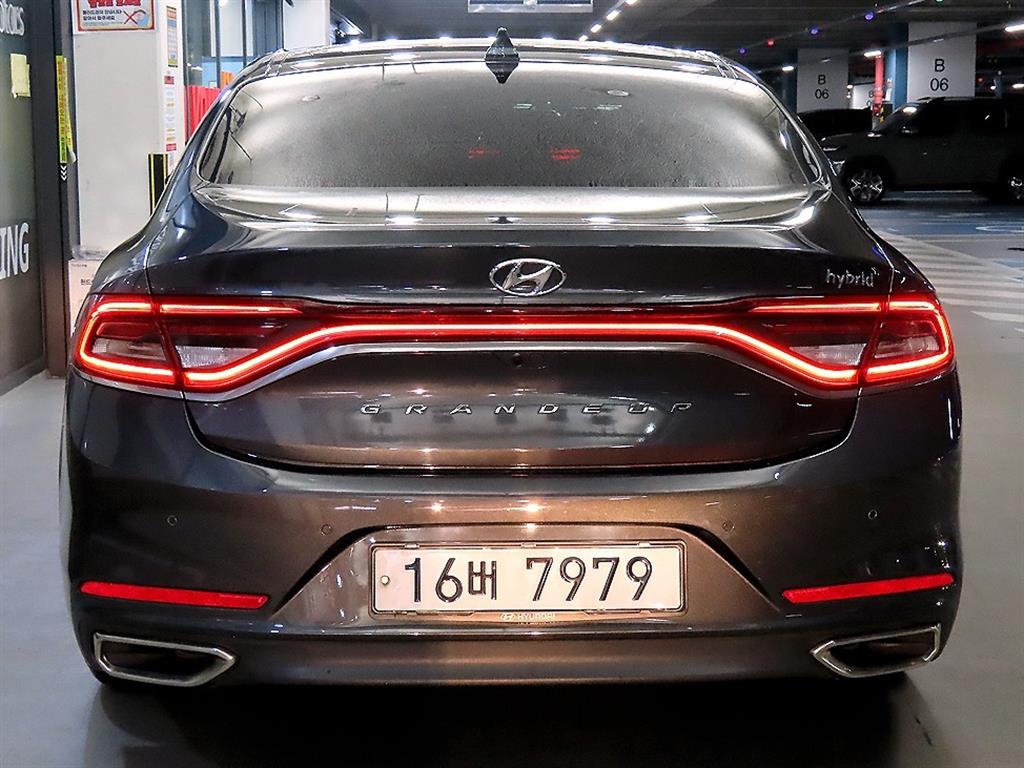 HYUNDAI Grandeur - Vista 5
