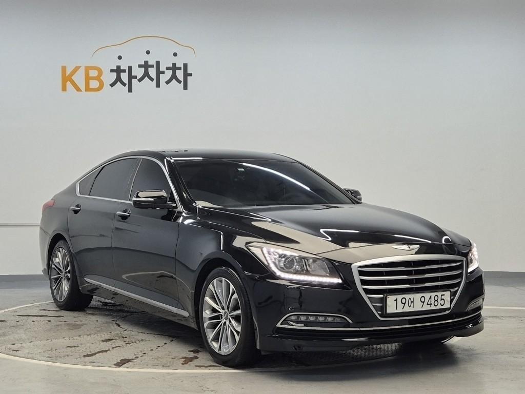 HYUNDAI Genesis - Vista 4
