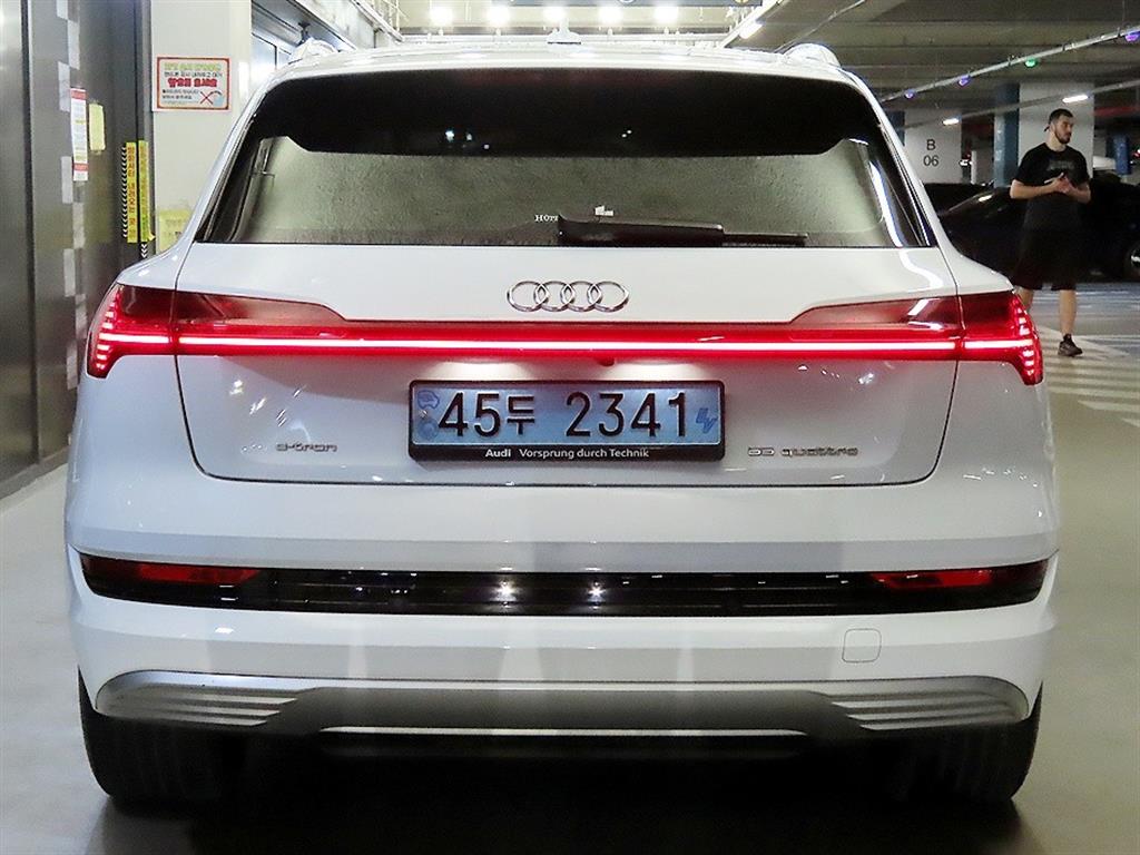 Audi e-Tron - Vista 5