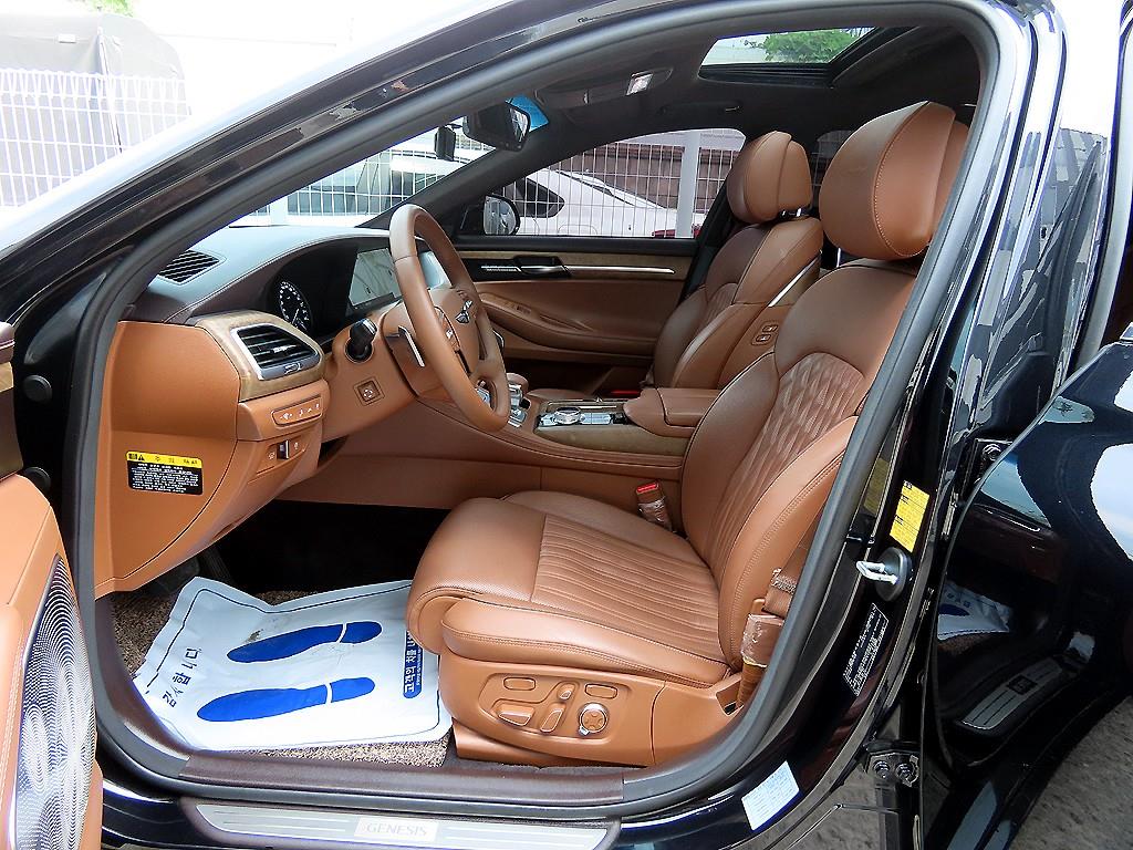Genesis G90 - Vista 5