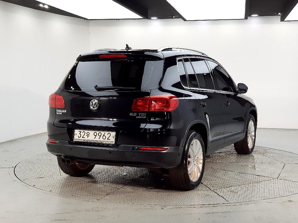 Volkswagen Tiguan - Vista 4